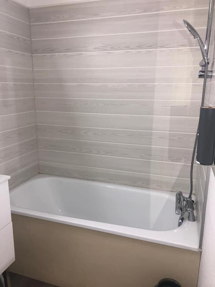 Appartement Un Cocon Aux Marquises - Joli T2 Degagee Sud- Ouest Piscine Tennis Fréjus